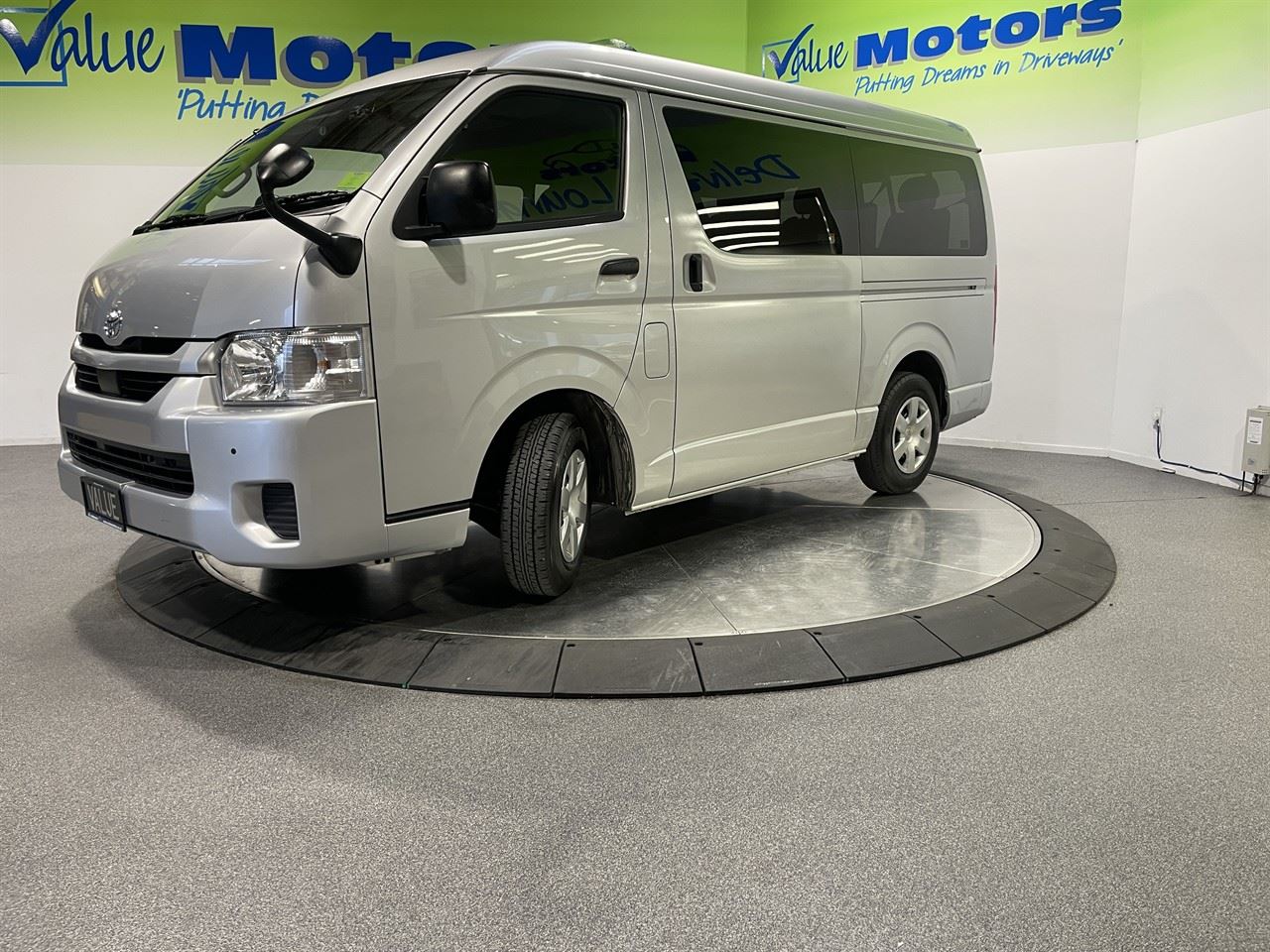 Vehicle image 3