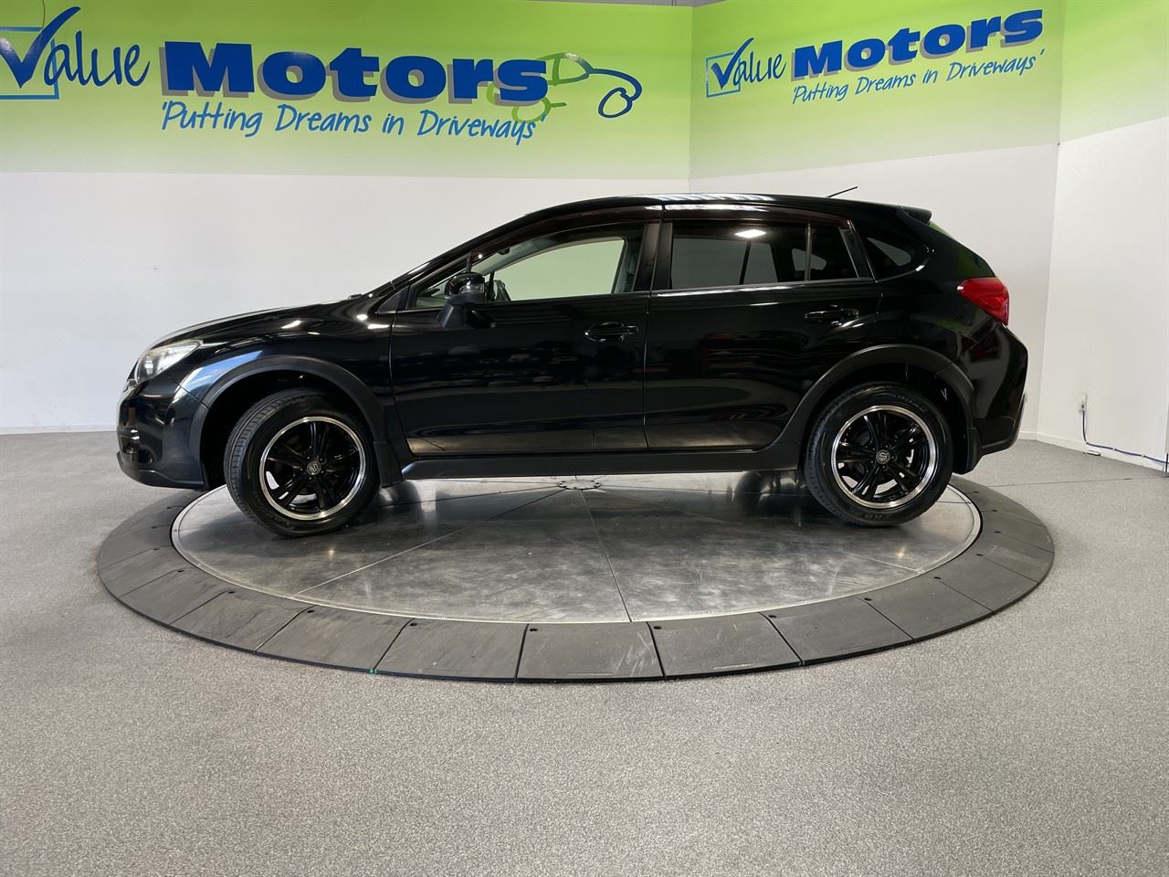 Vehicle image 4