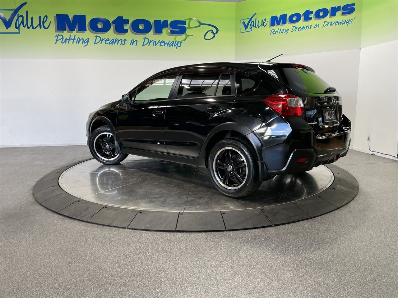 Vehicle image 5