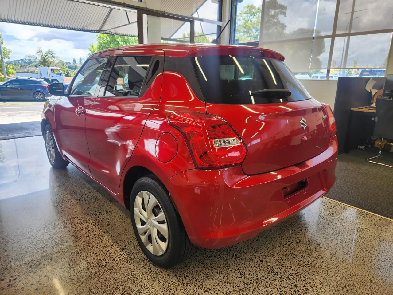 Vehicle image 5