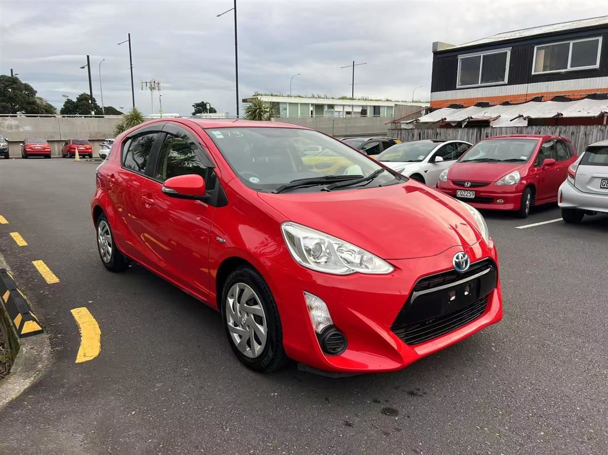 Vehicle image 3