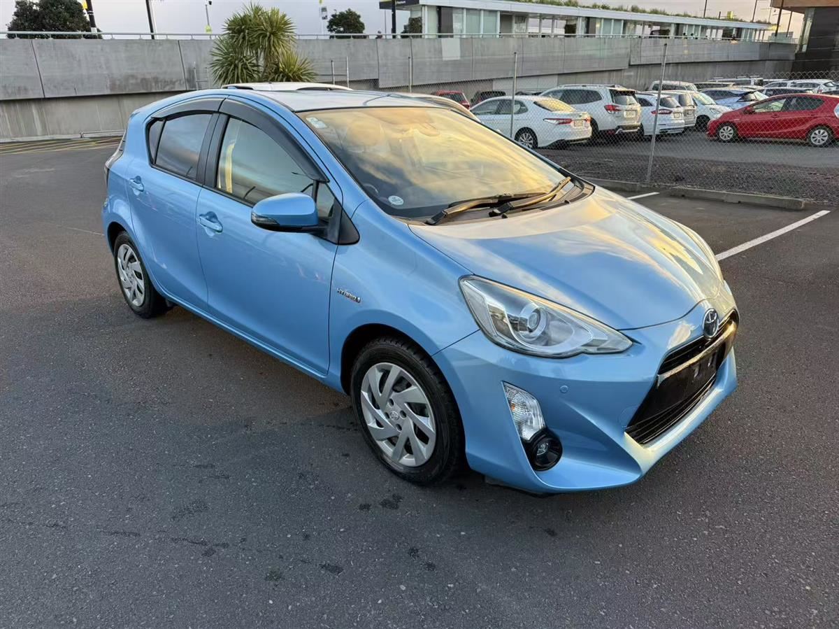 Vehicle image 3