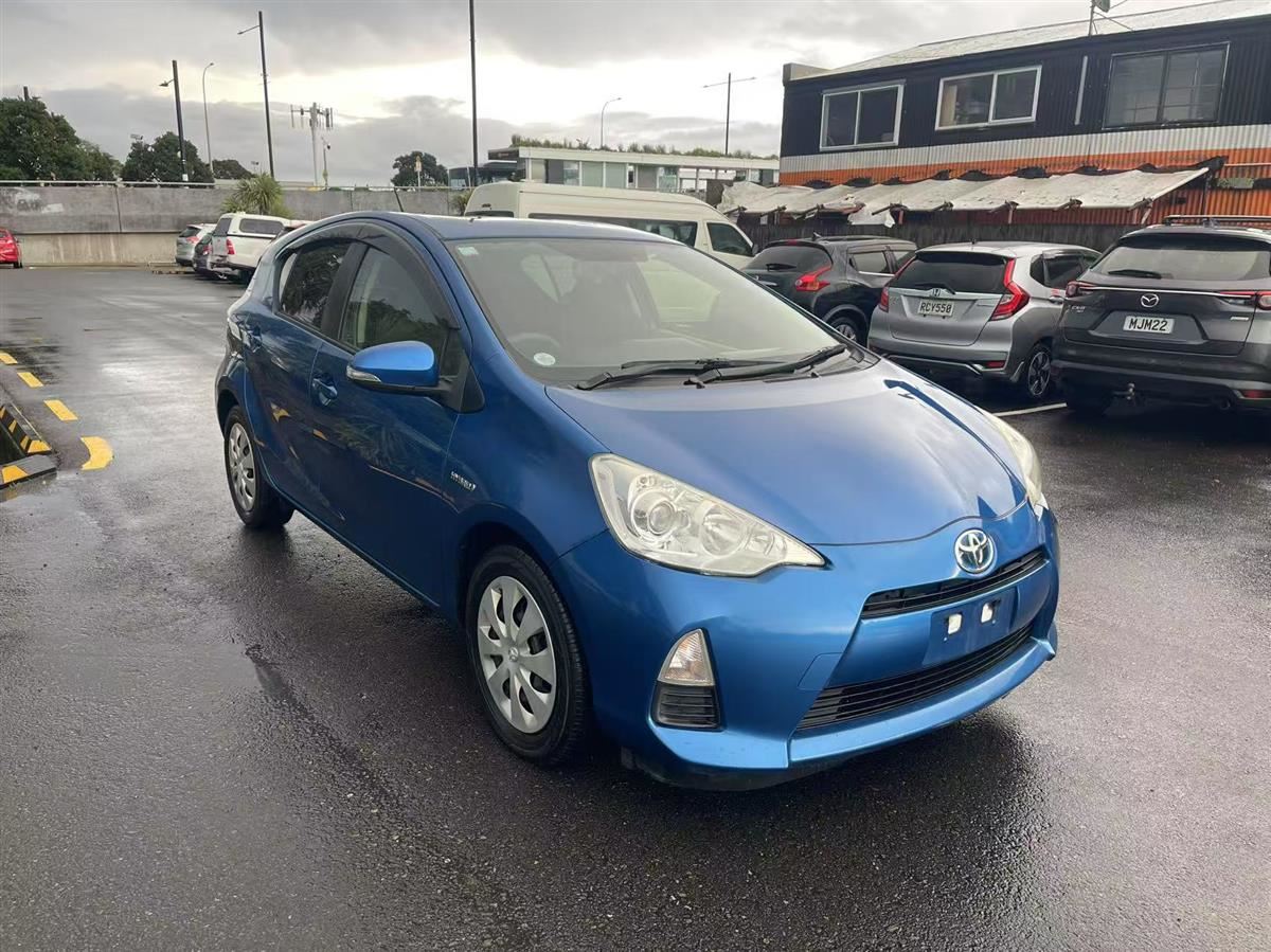 Vehicle image 3