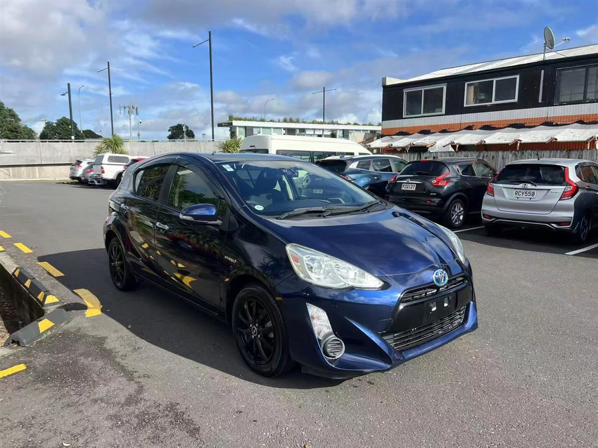 Vehicle image 3