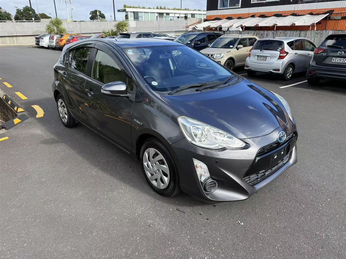 Vehicle image 3