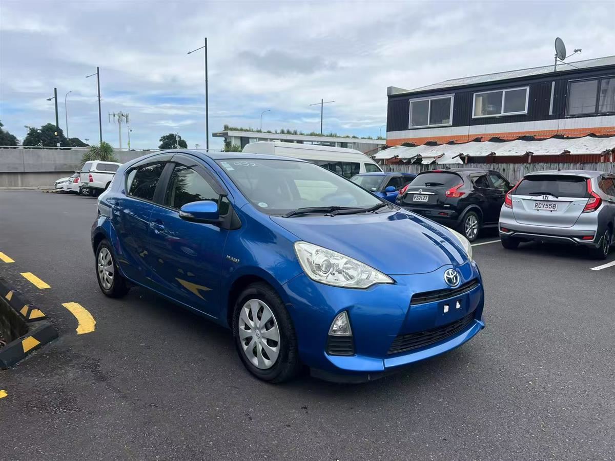 Vehicle image 3