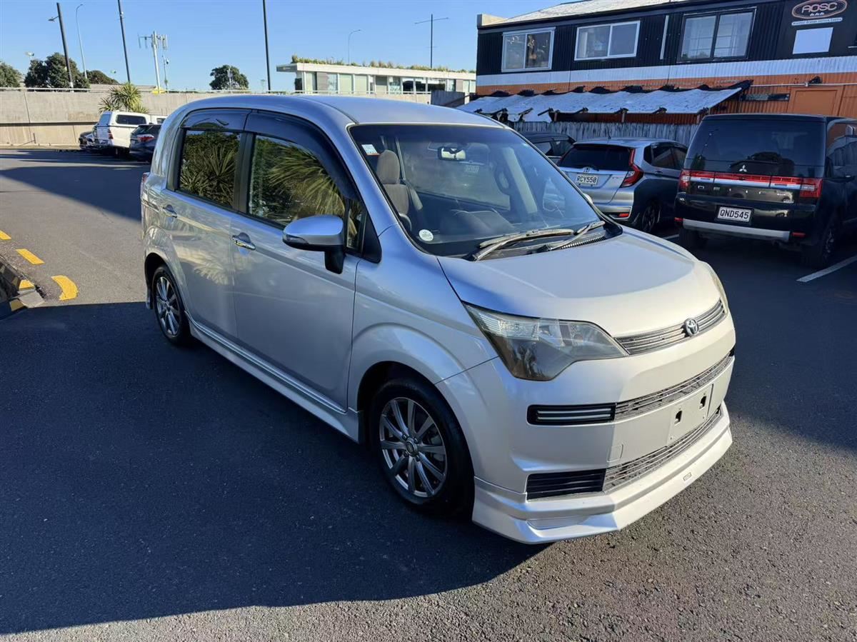Vehicle image 3