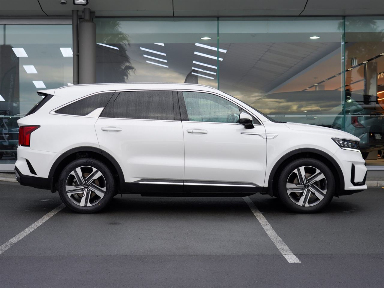 Vehicle image 3