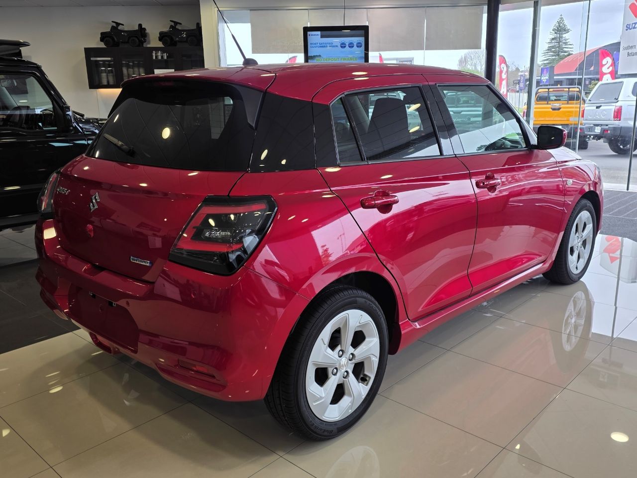 Vehicle image 4