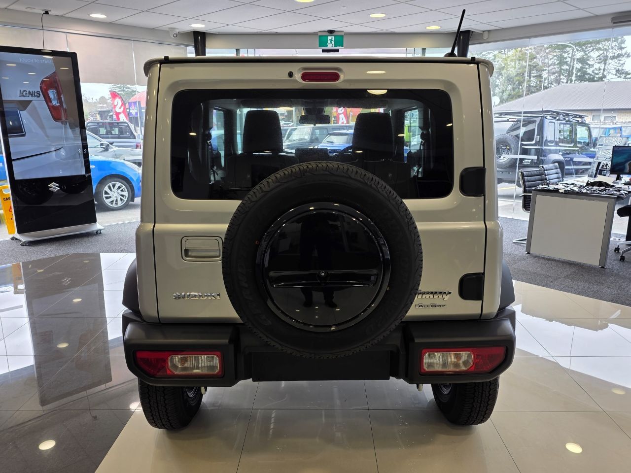Vehicle image 5
