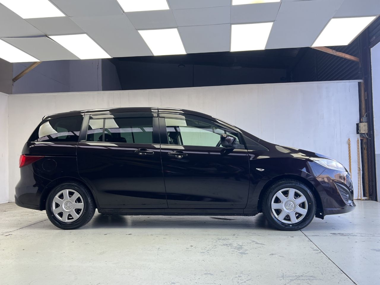 Vehicle image 5