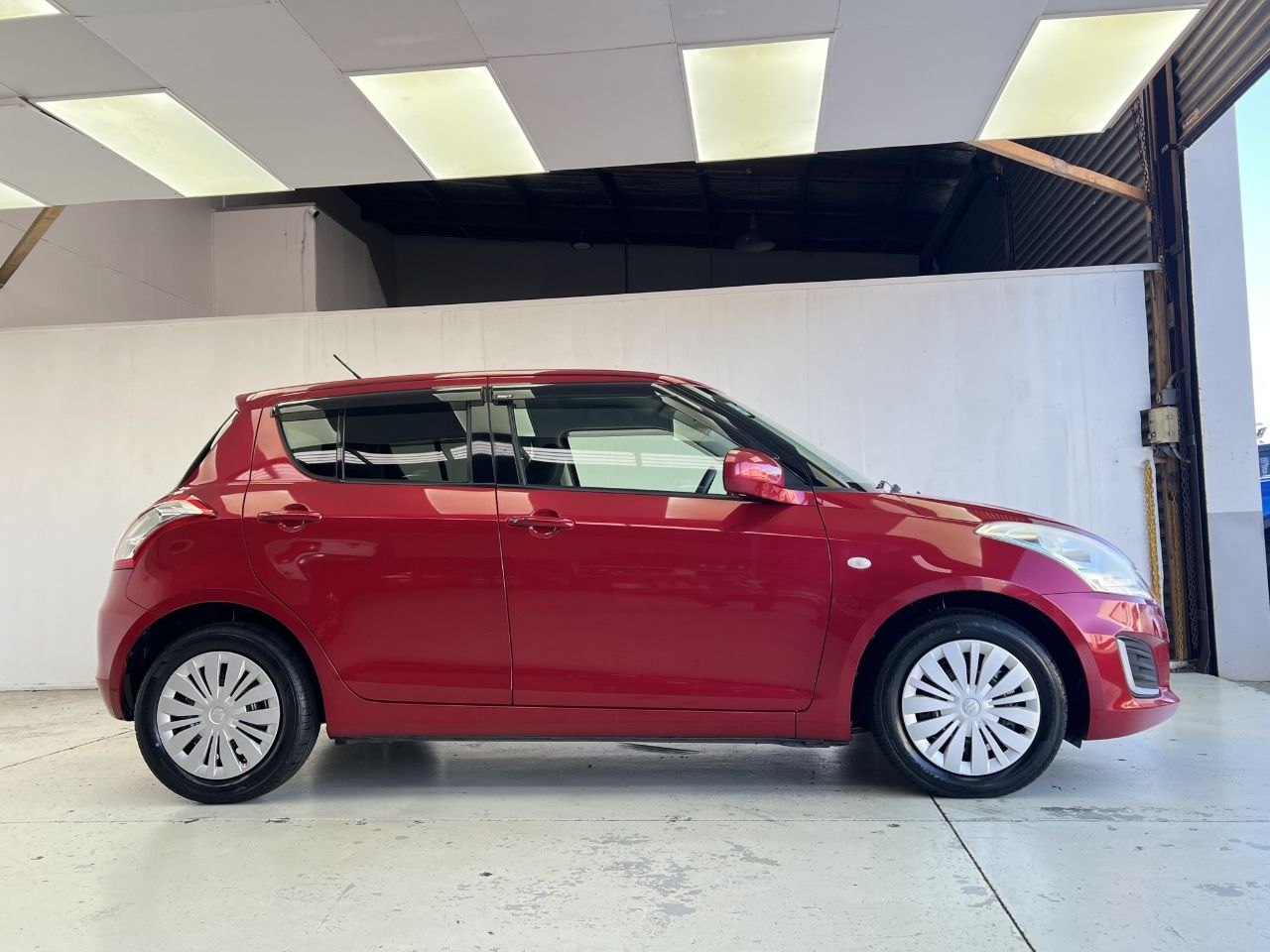 Vehicle image 5