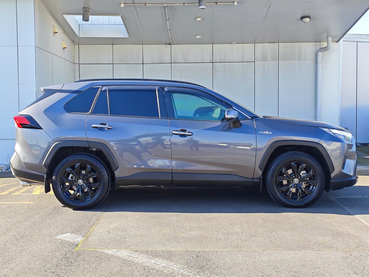 Vehicle image 5