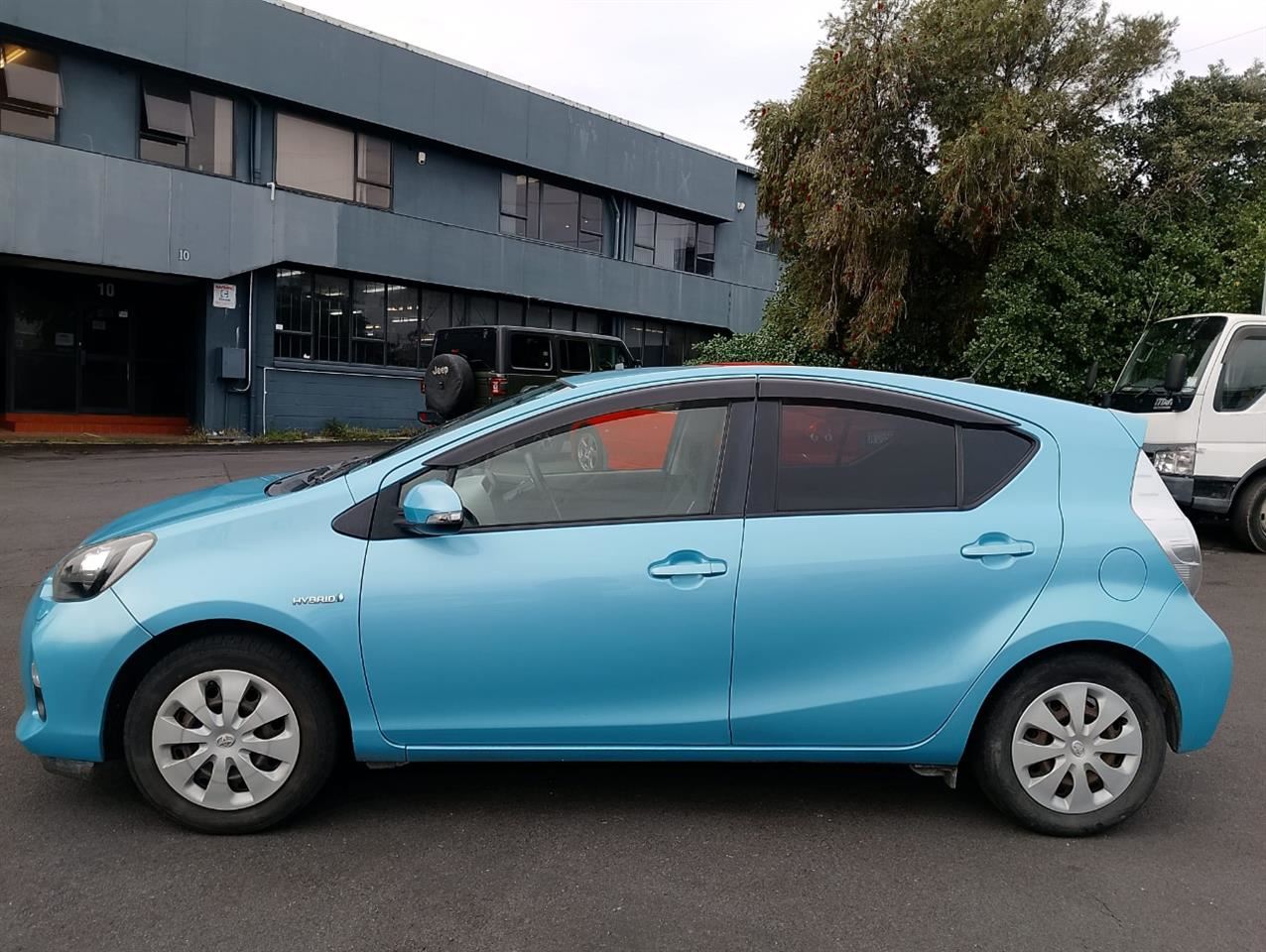 Vehicle image 4