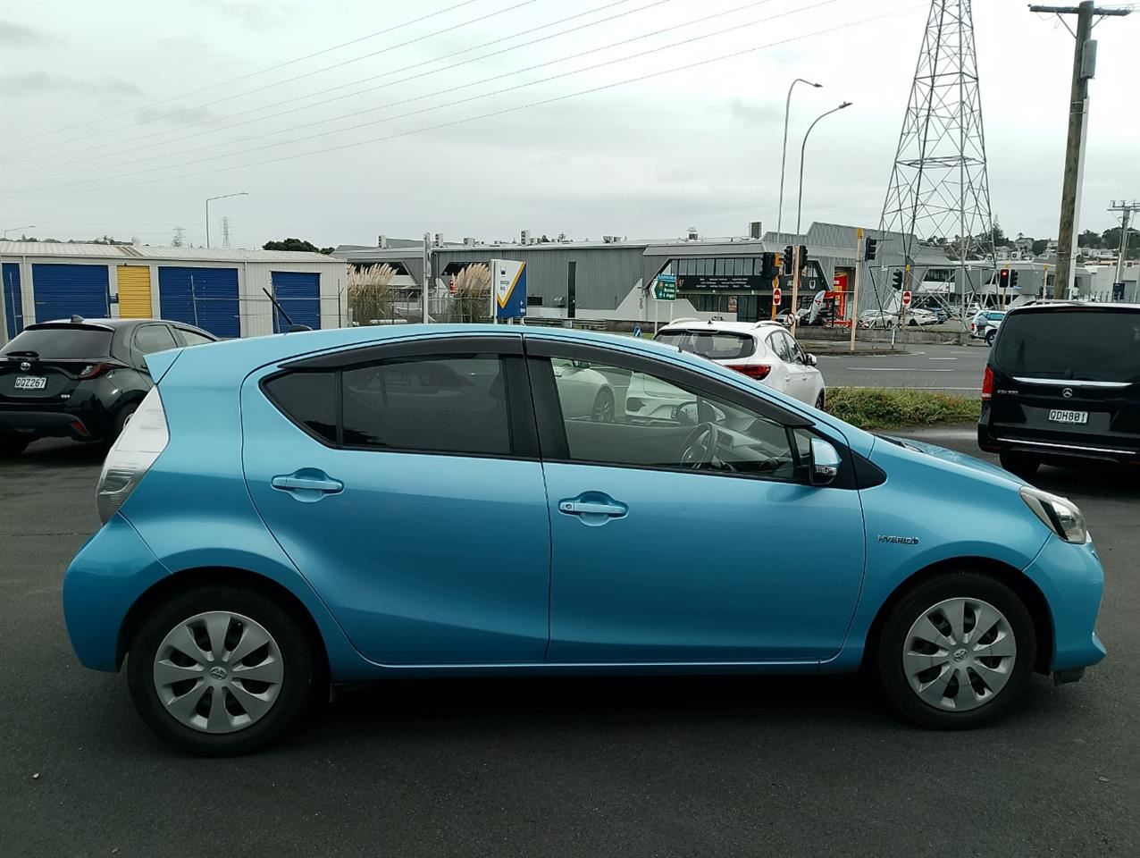 Vehicle image 5