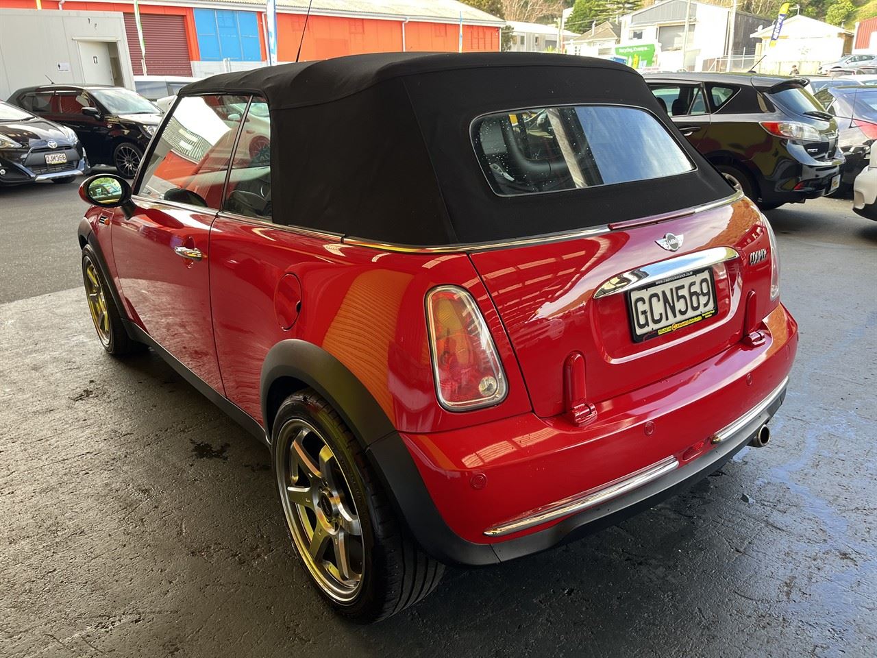 Vehicle image 4