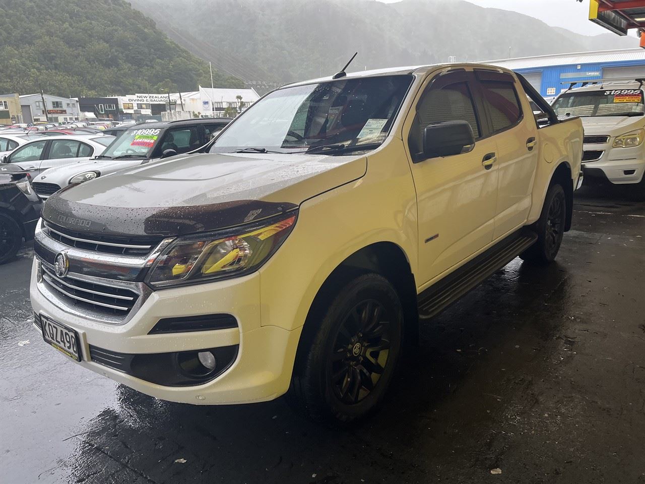 Vehicle image 3