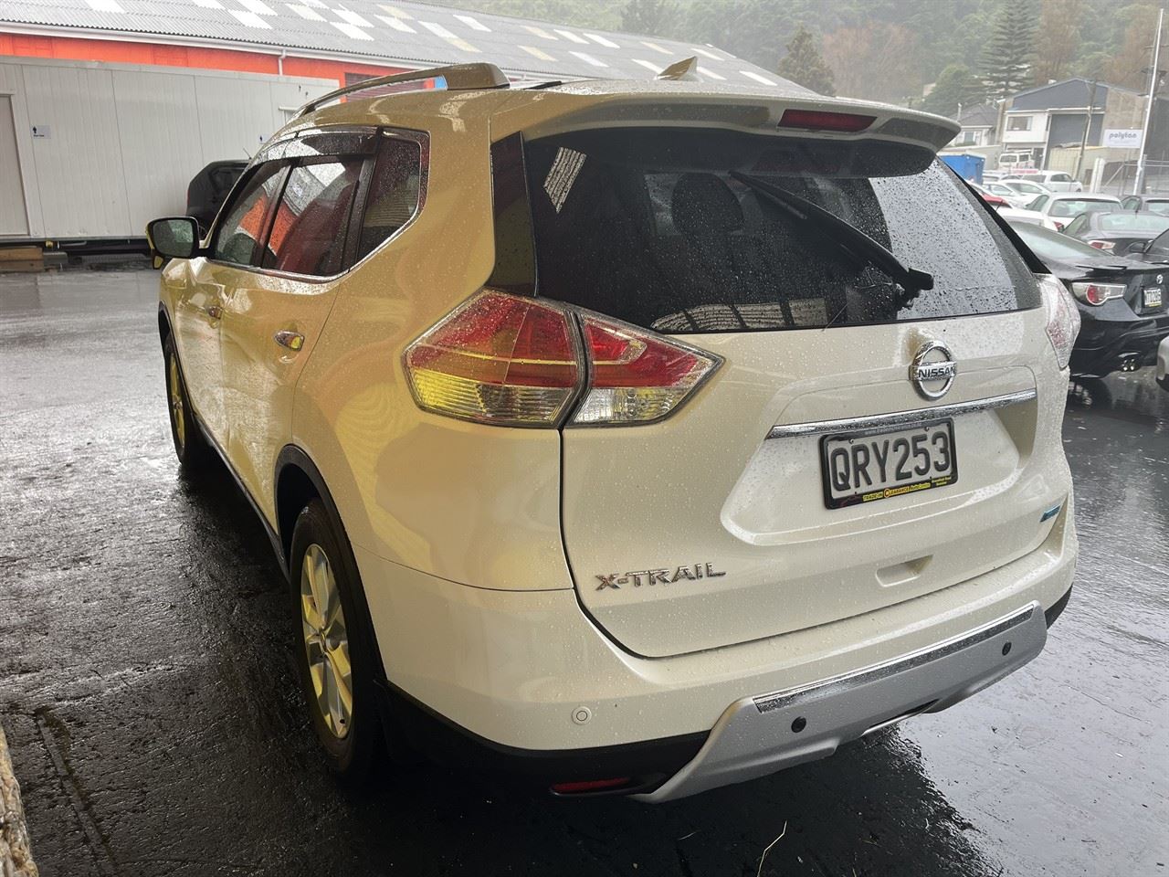 Vehicle image 4