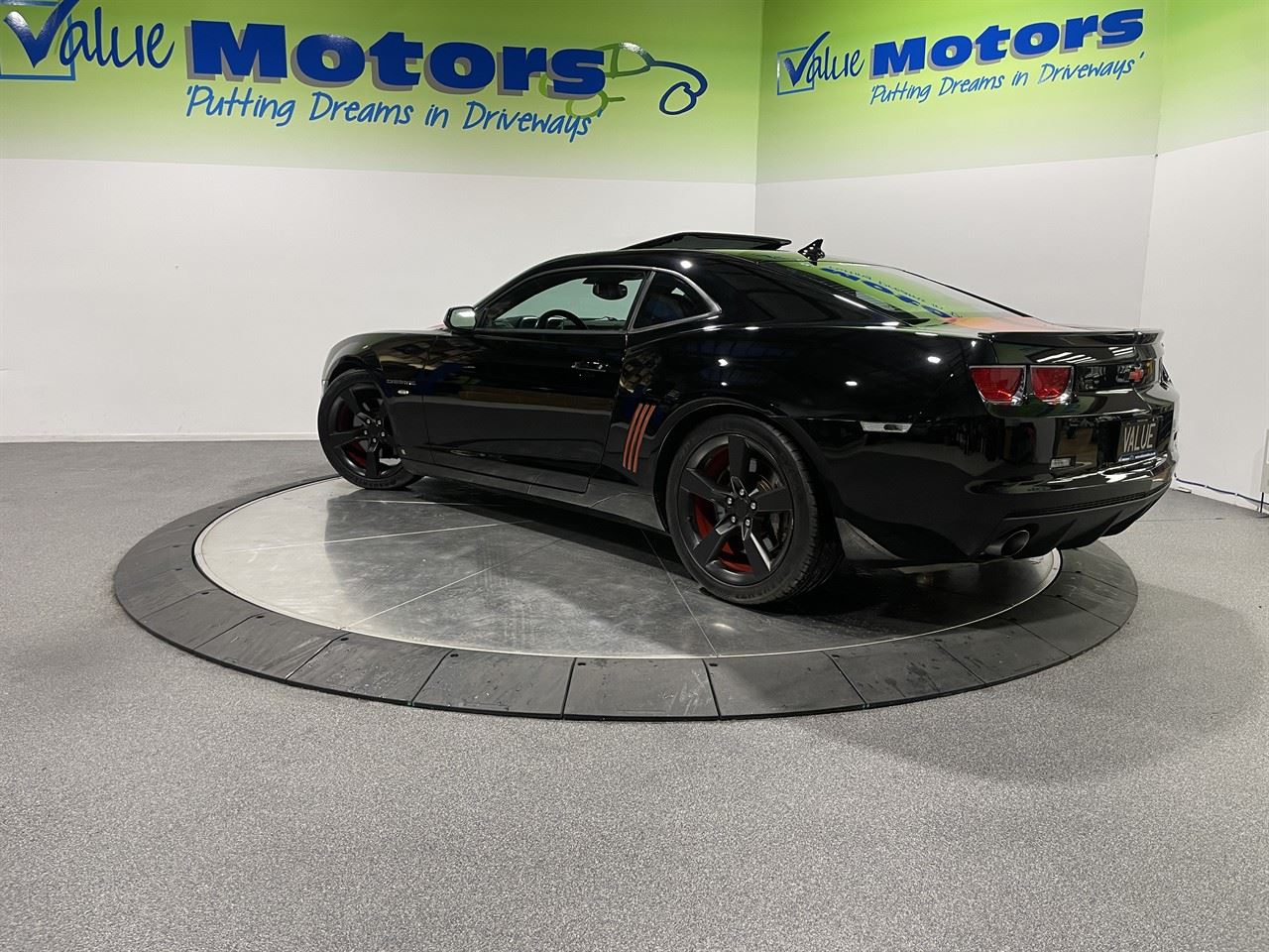 Vehicle image 5