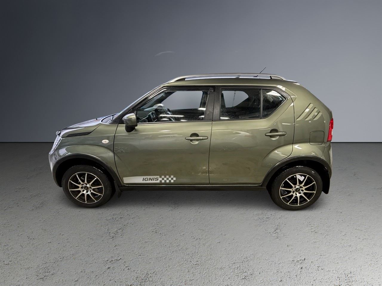 Vehicle image 3