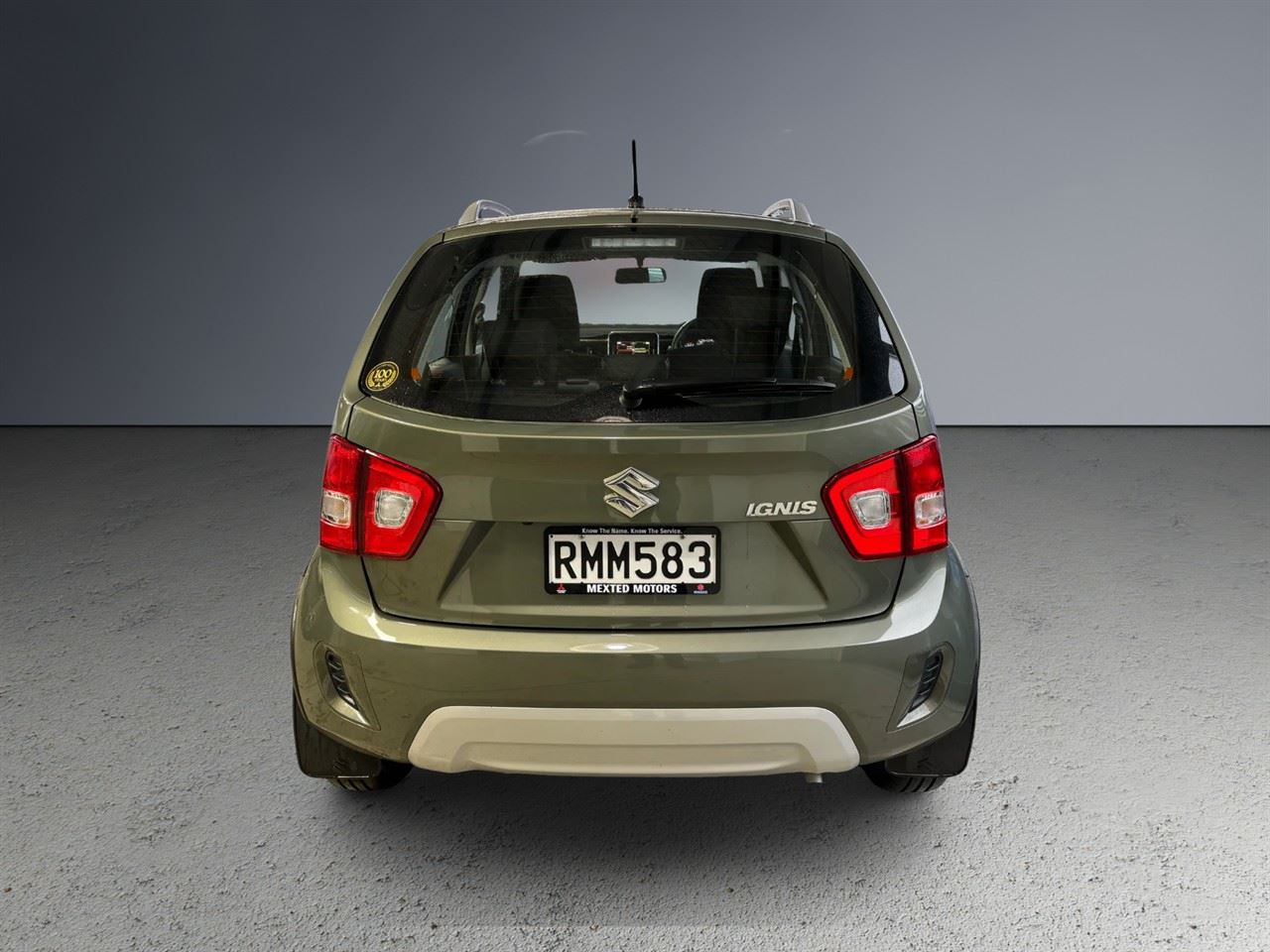 Vehicle image 5