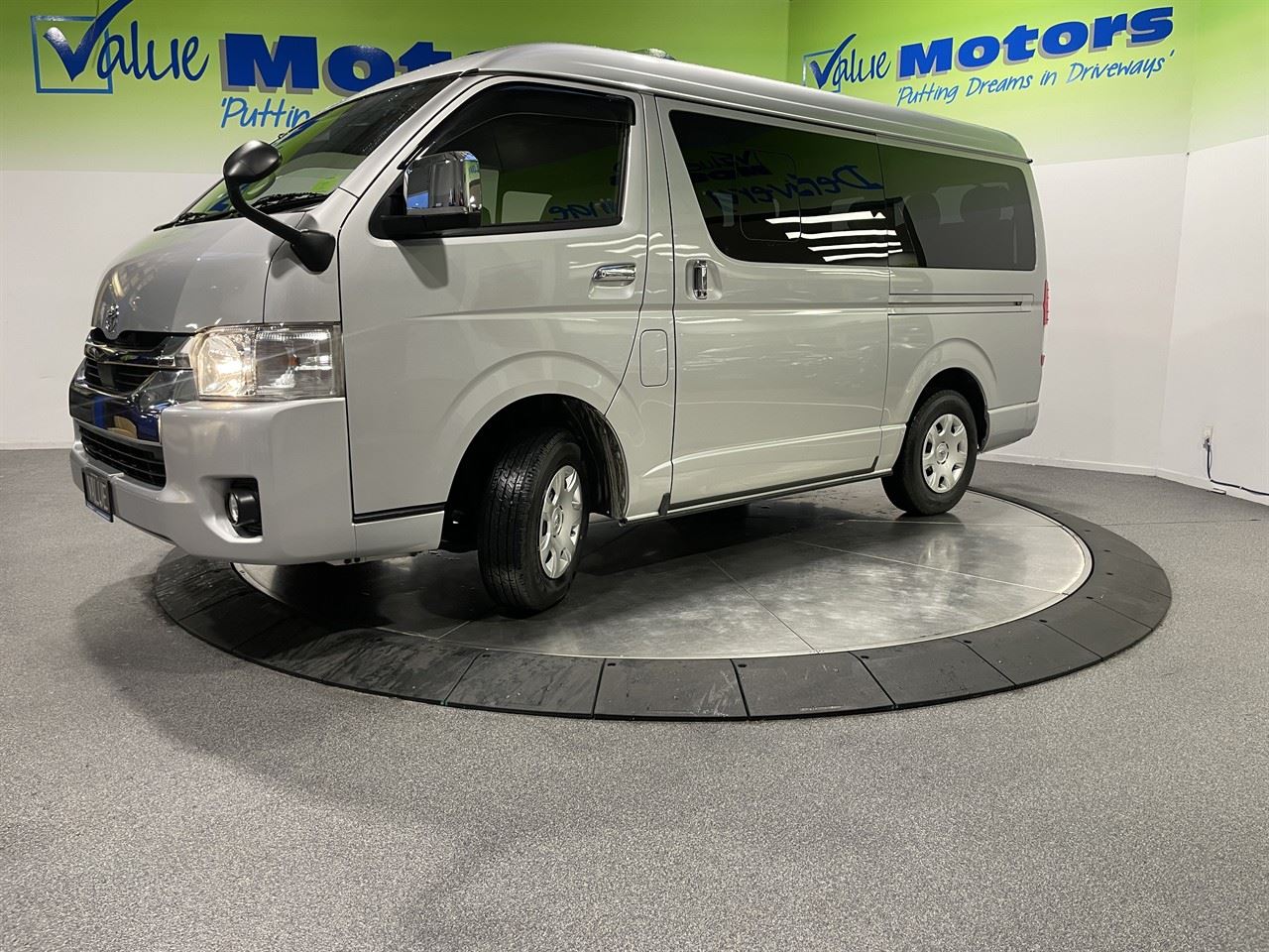 Vehicle image 3
