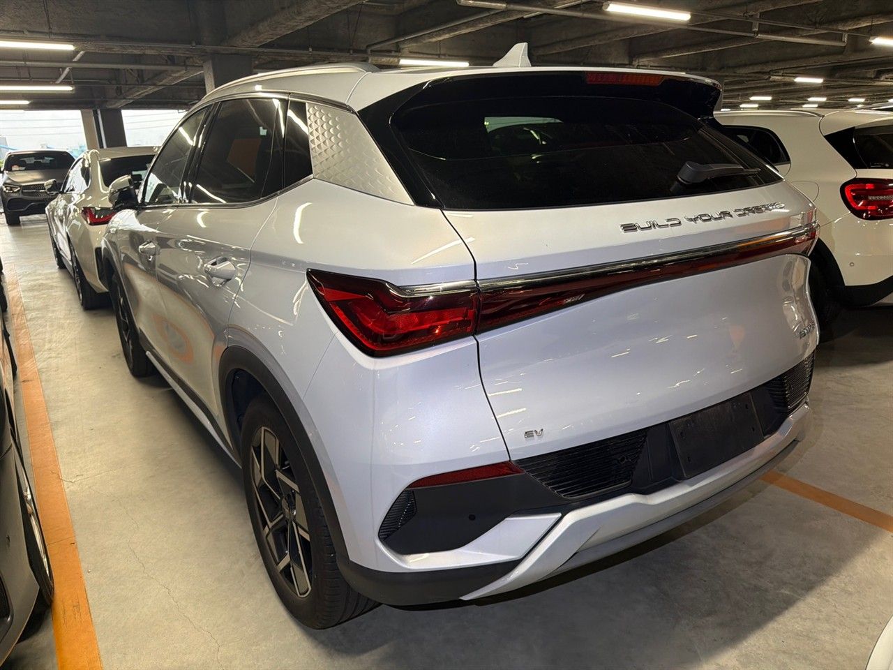 Vehicle image 4
