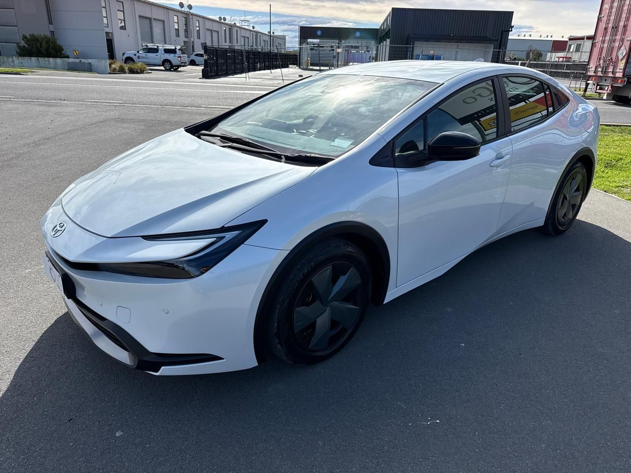 Vehicle image 4