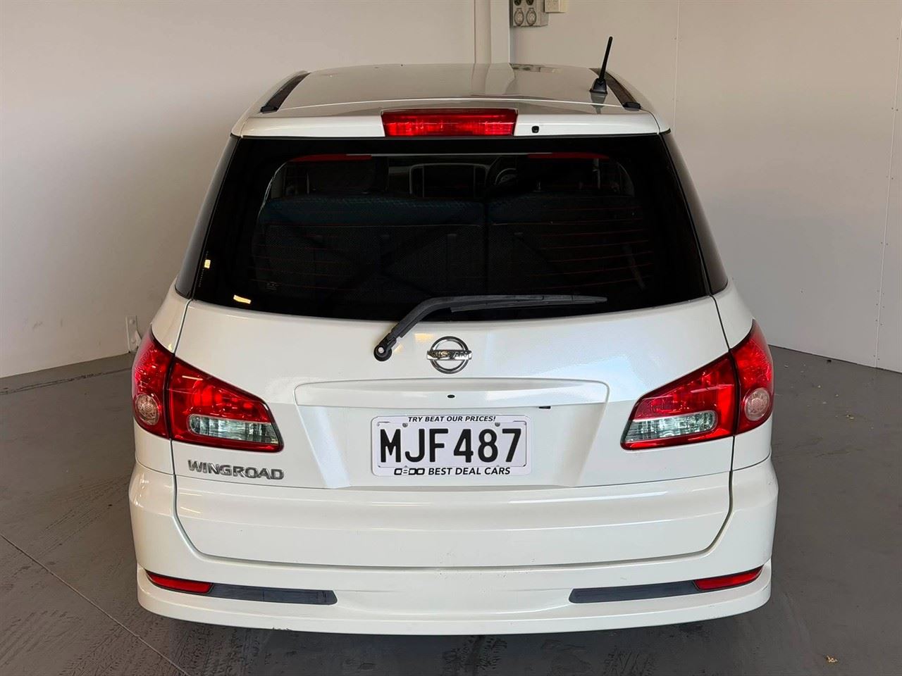 Vehicle image 5