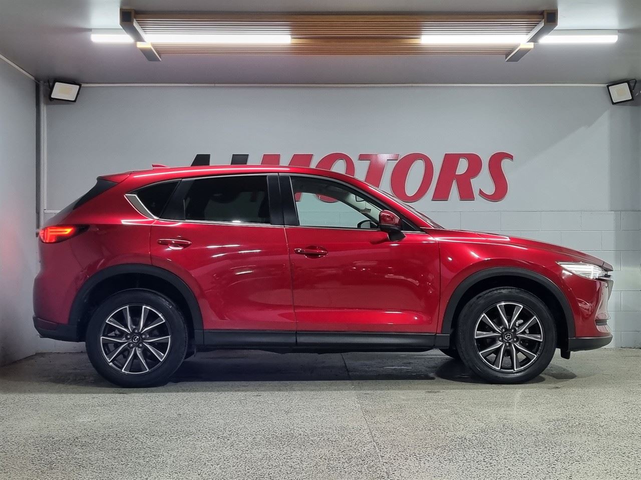 Vehicle image 5
