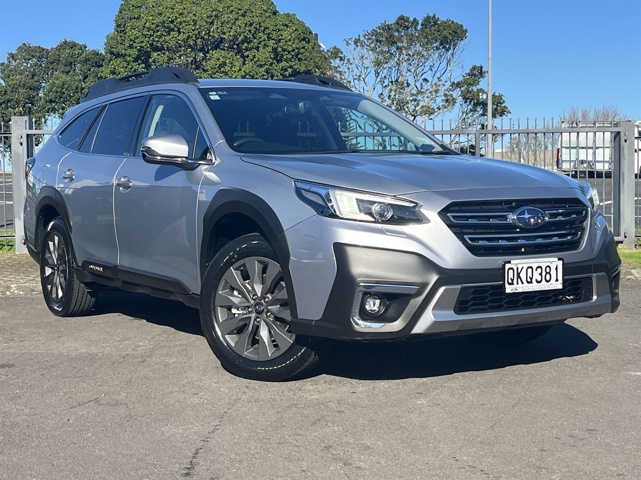 Vehicle image 3
