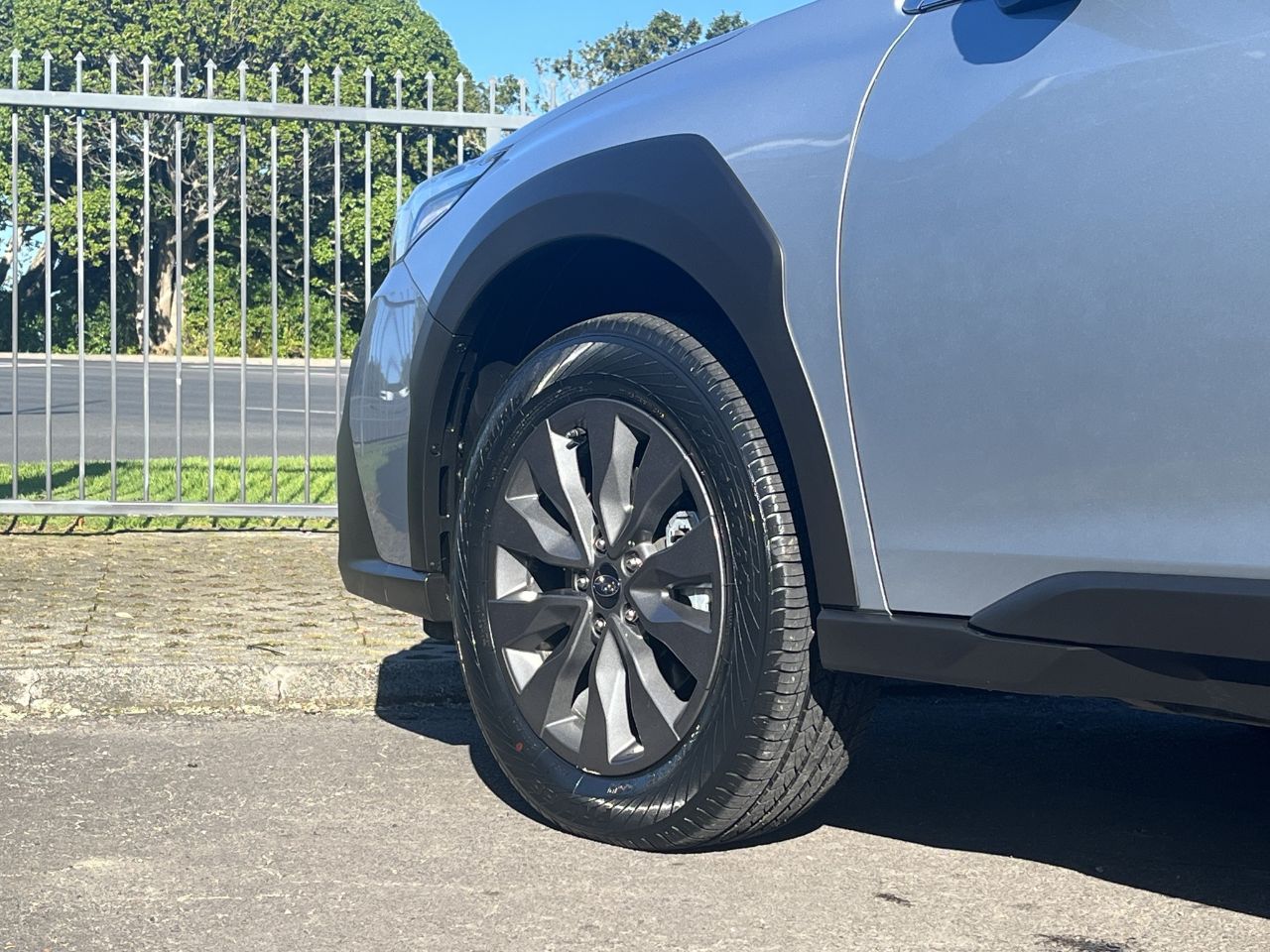 Vehicle image 5