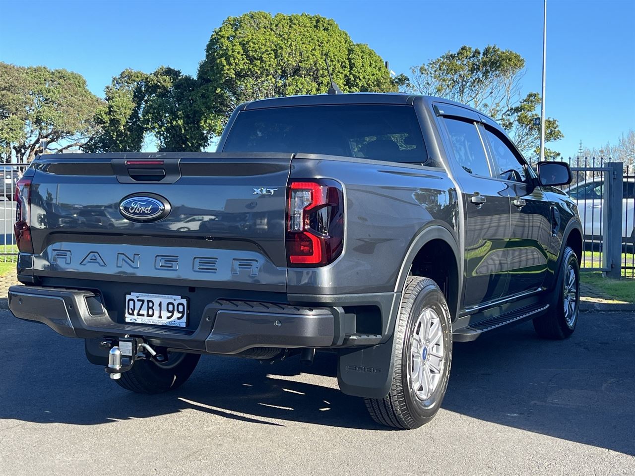 Vehicle image 5