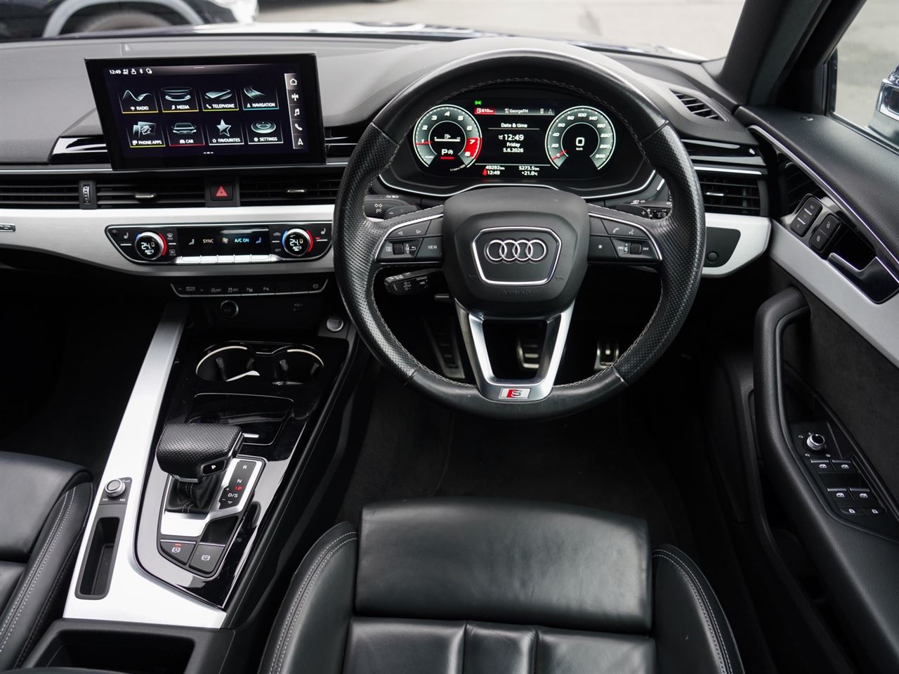 Vehicle image 3