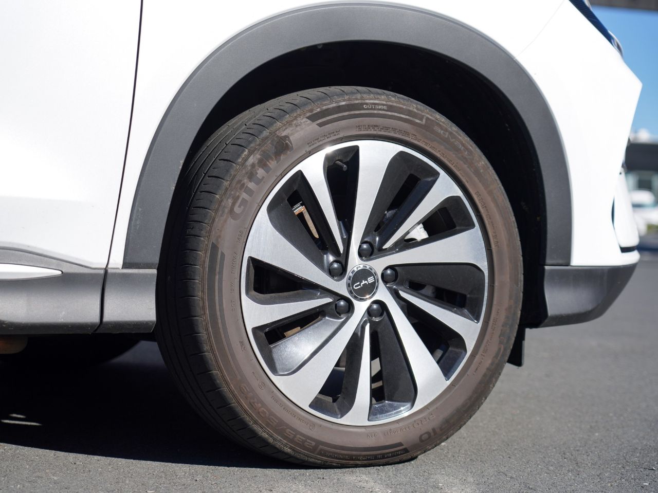 Vehicle image 3