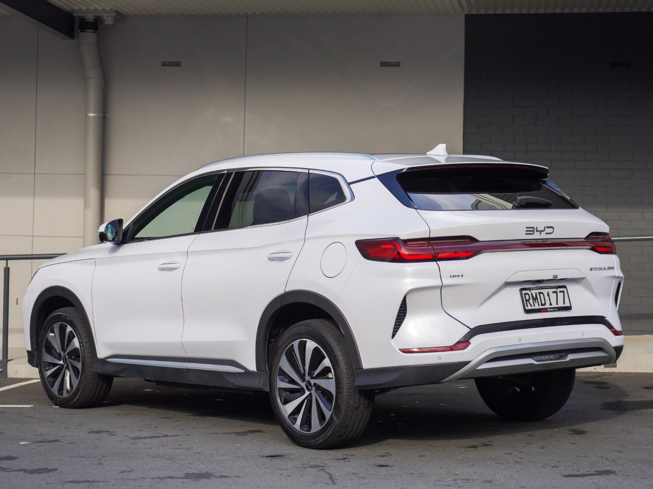Vehicle image 4