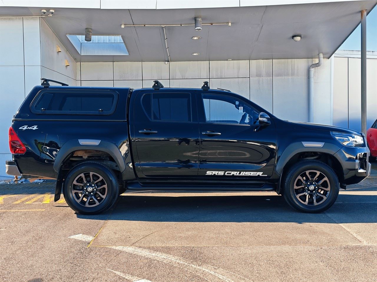 Vehicle image 5