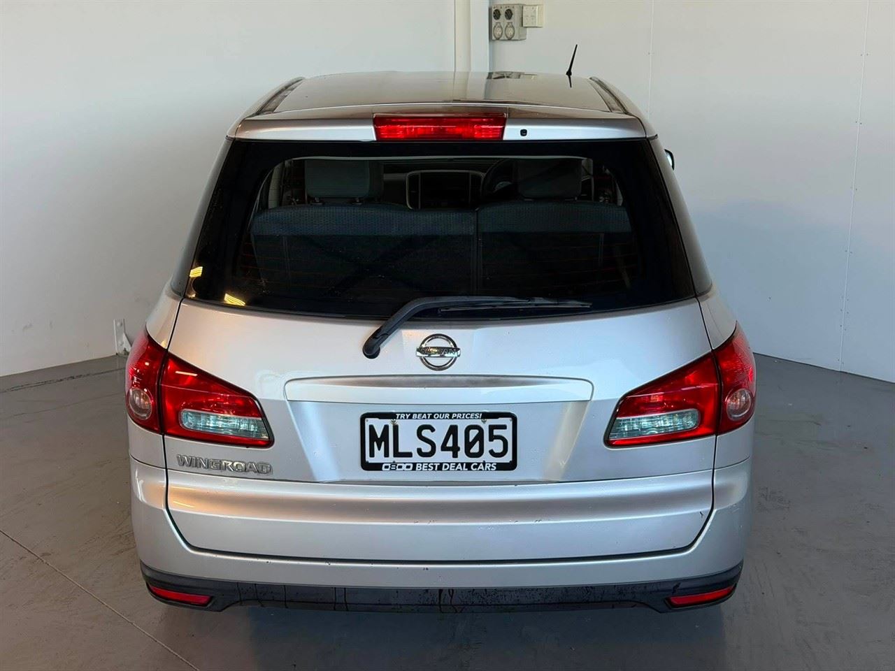 Vehicle image 5