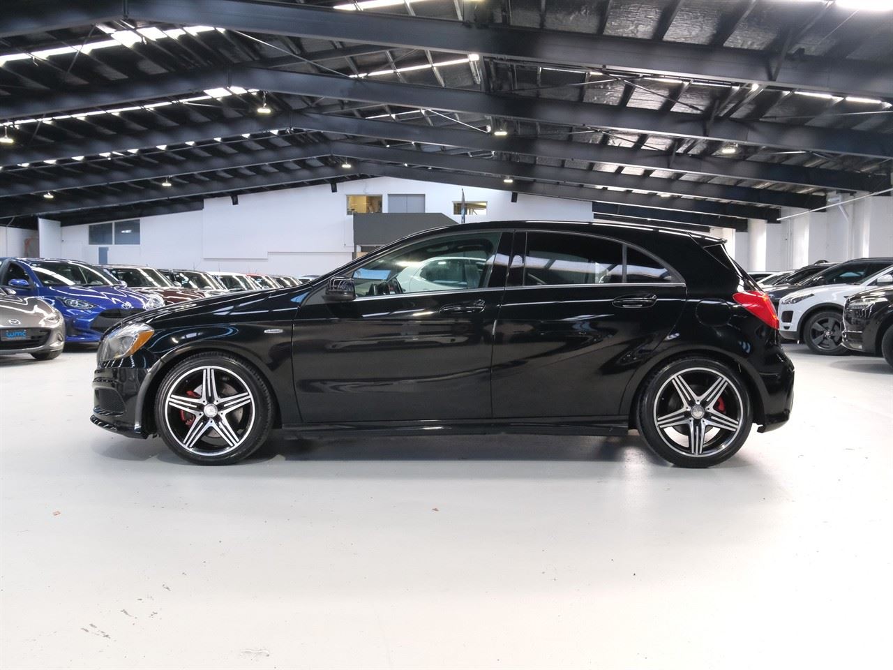 Vehicle image 5