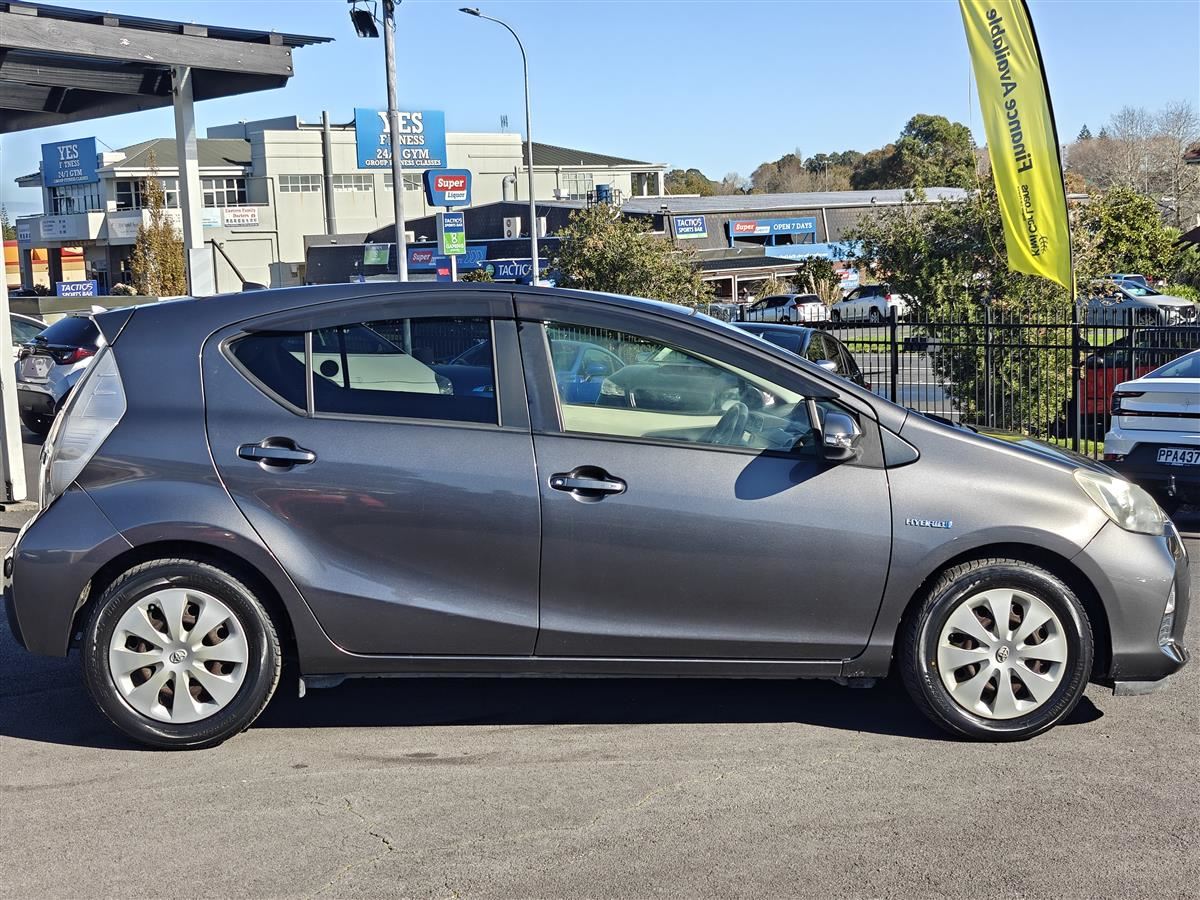 Vehicle image 3