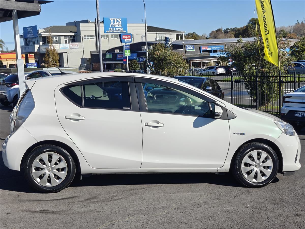Vehicle image 3