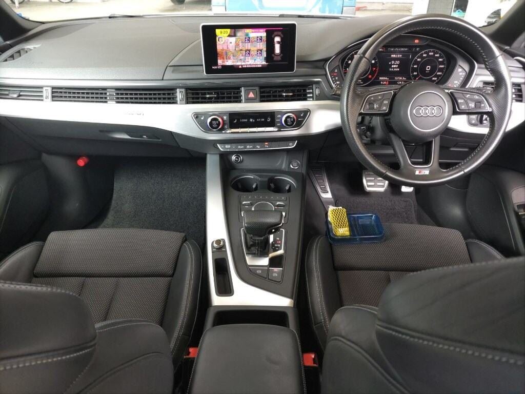 Vehicle image 5