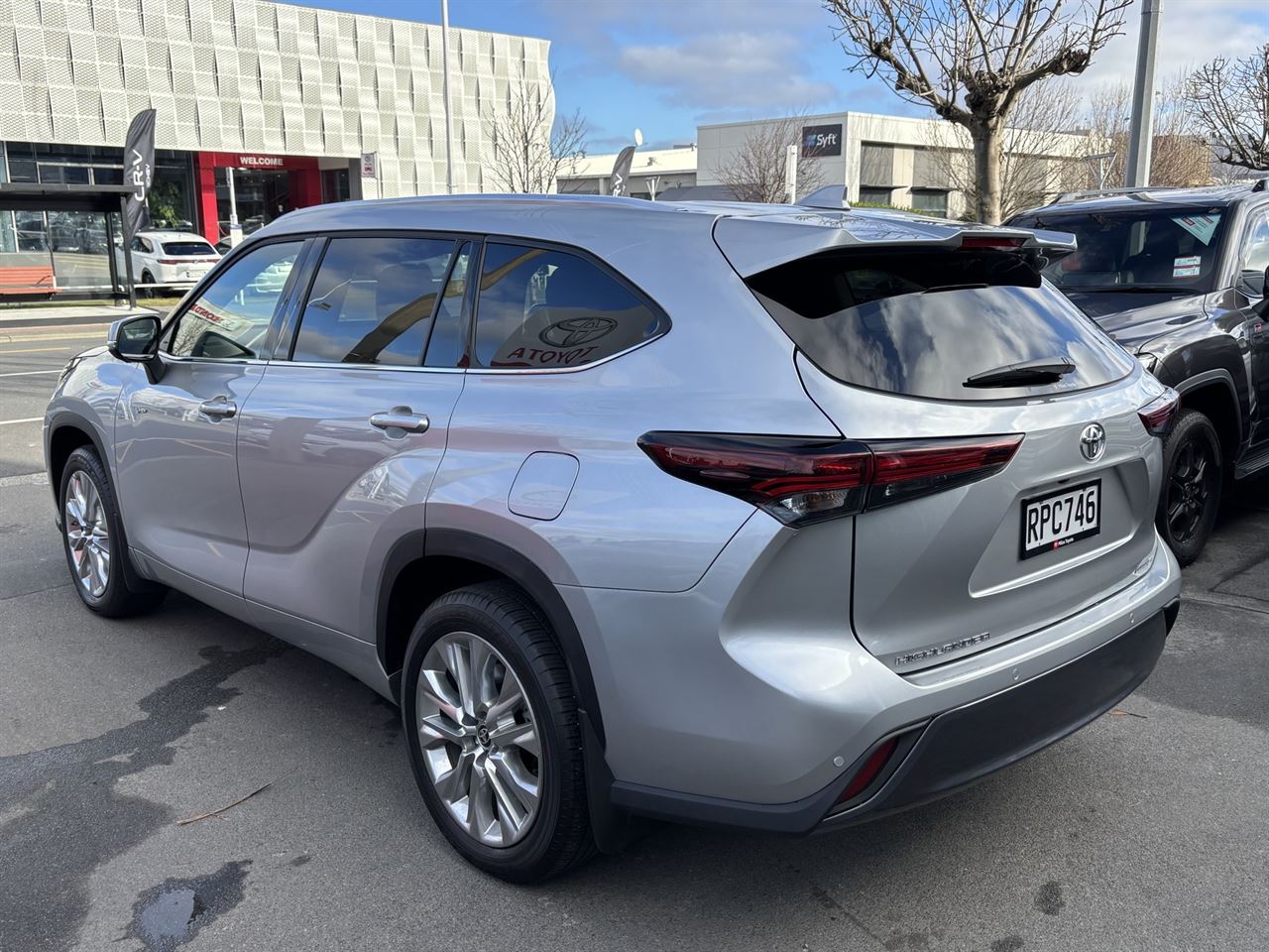 Vehicle image 4