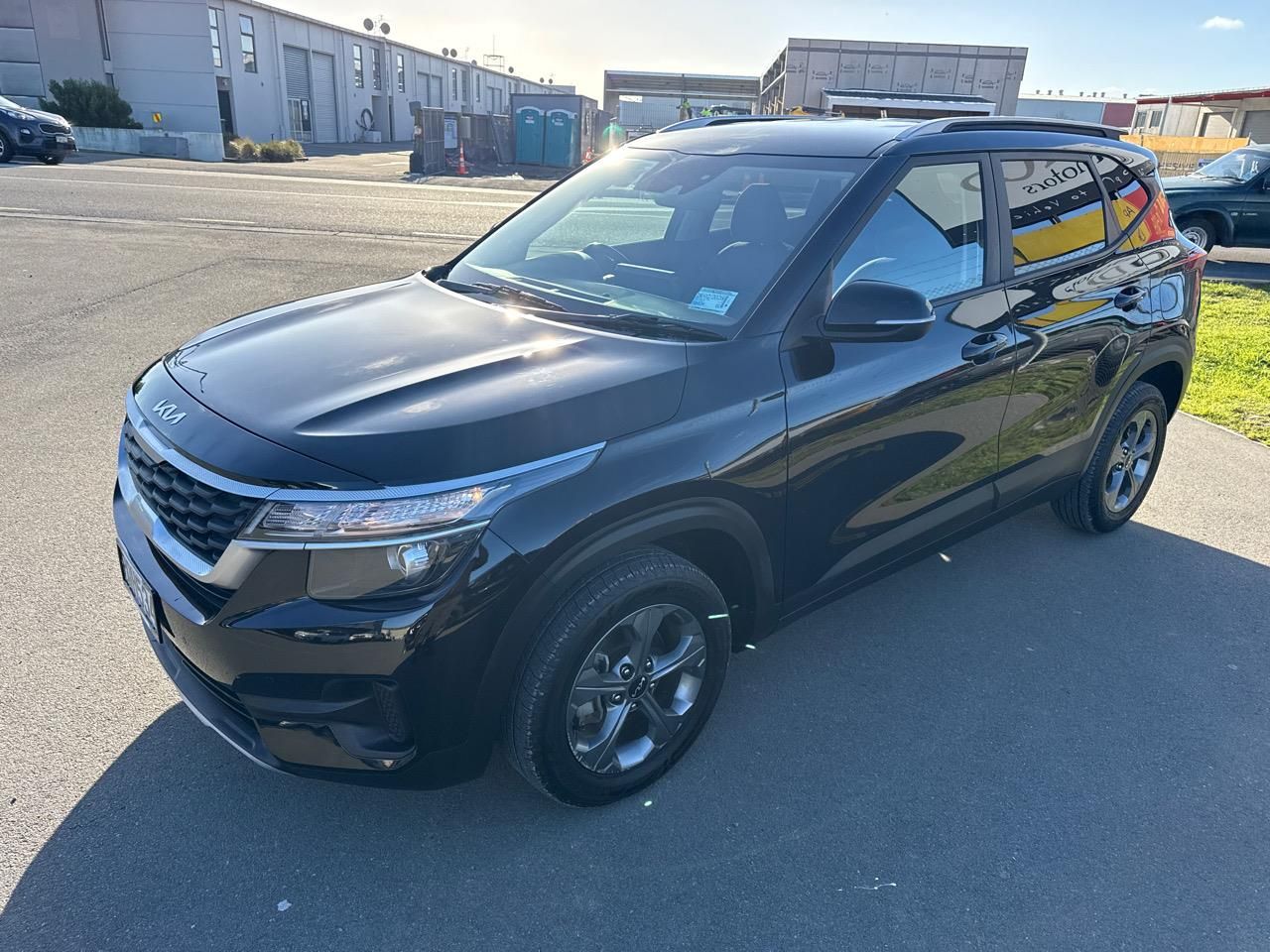 Vehicle image 4