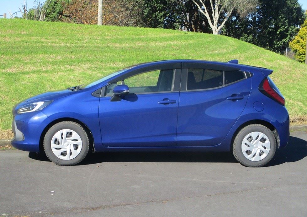Vehicle image 4