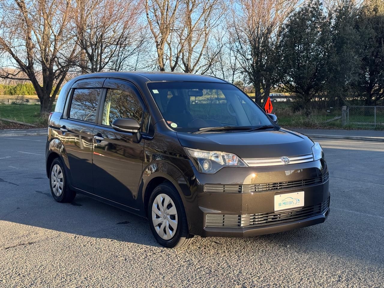 Vehicle image 3