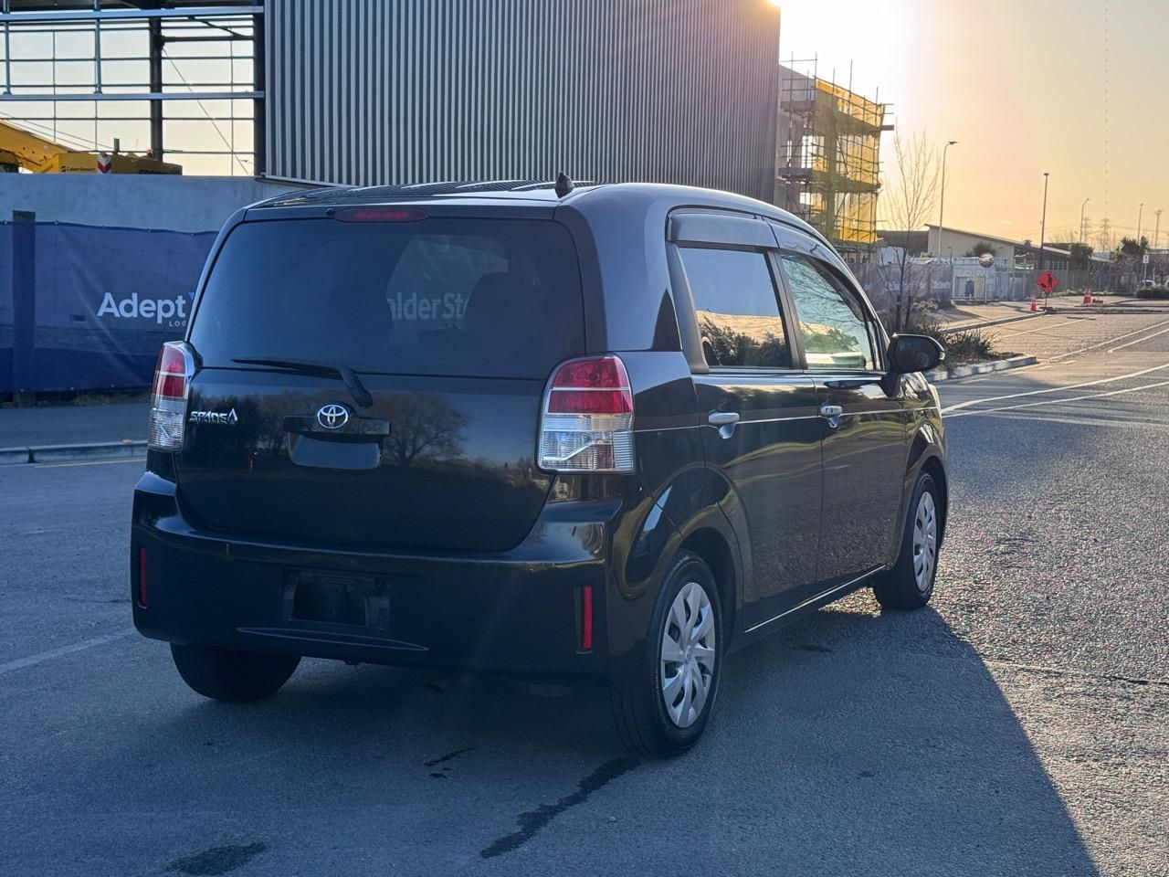 Vehicle image 5