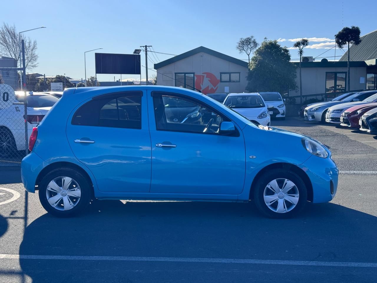 Vehicle image 4