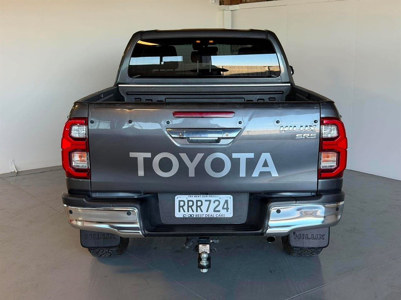 Vehicle image 5