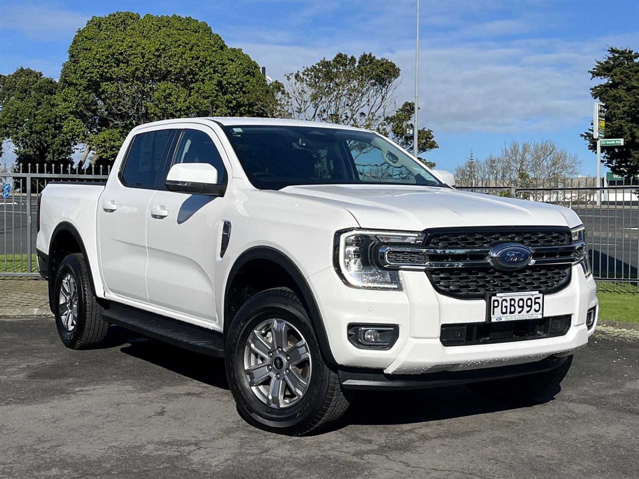 Vehicle image 3